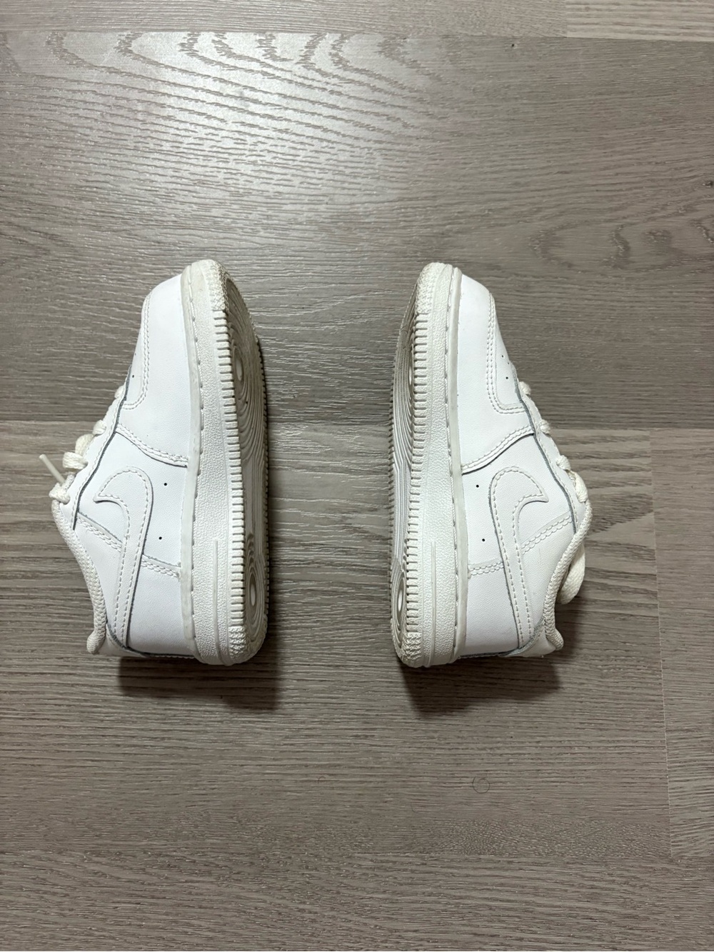 KIDS WHITE AIR FORCE ONES SNEAKER